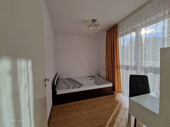 Apartament 3 camere - Renovat,   Mobilat,   Utilat,   Aprox totul !!!NOU!!!