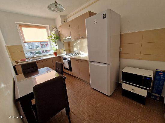 Apartament 3 camere - Renovat,   Mobilat,   Utilat,   Aprox totul !!!NOU!!!
