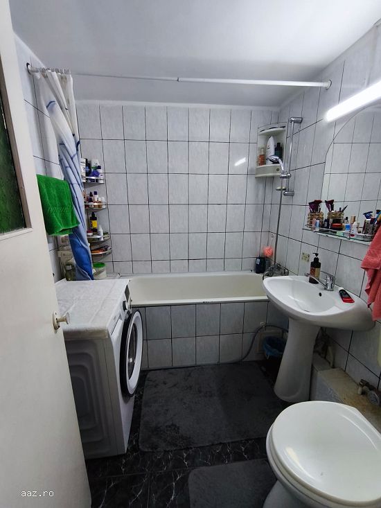 Proprietar vand apartament 3 camere decomandat Colentina Sector 2 etaj 2 bloc reabilitat