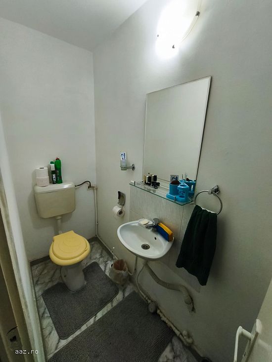 Proprietar vand apartament 3 camere decomandat Colentina Sector 2 etaj 2 bloc reabilitat