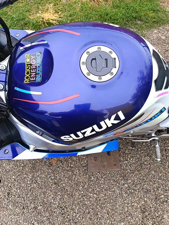 REZERVOR   /    suzuki   /    gsxr   /    600   /    750    /    SRAD