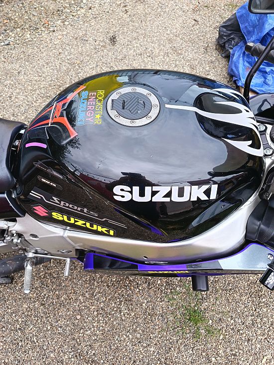 REZERVOR   /    suzuki   /    gsxr   /    600   /    750    /    SRAD