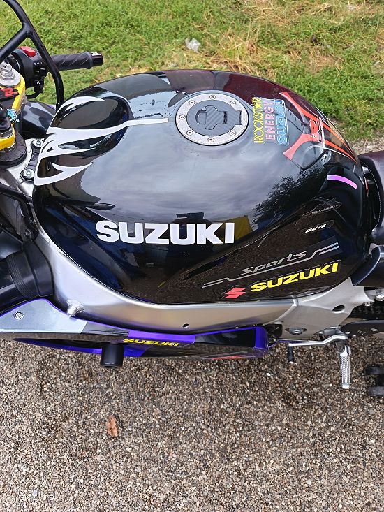 REZERVOR   /    suzuki   /    gsxr   /    600   /    750    /    SRAD