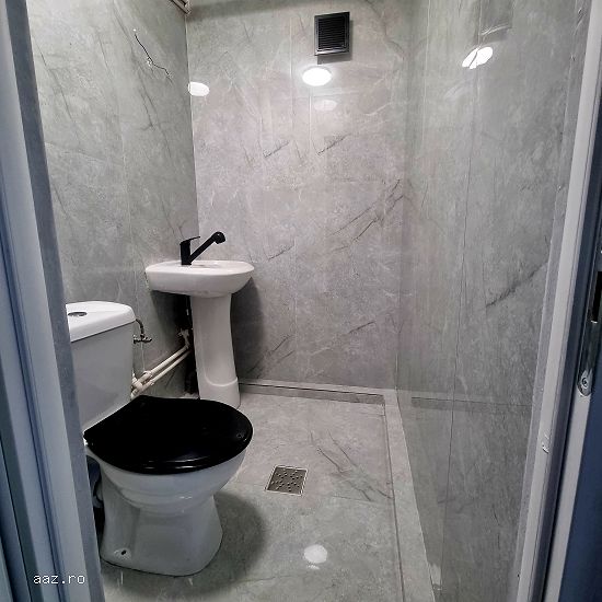 Particular vand gars cf 3 piata Reșița etaj 2/4 nou renovata