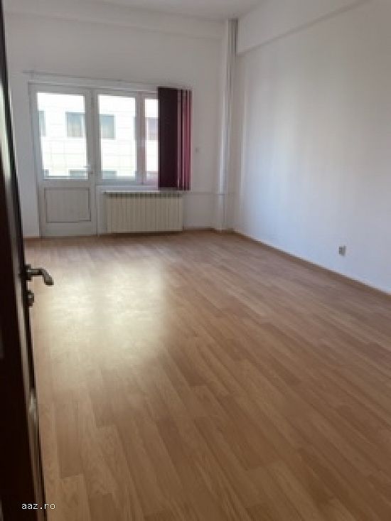 Oferta! 9 euro mp( inclusiv mentenanta si tva) 200-3000 mp zona Politehnica