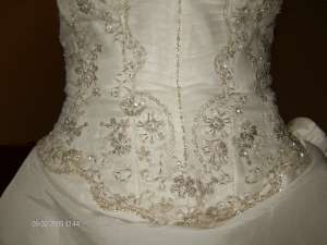 vand rochie de mireasa de la "HERVE"
