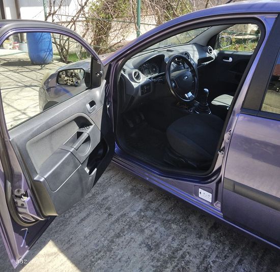 Ford Fiesta 1.6 TDCI 224000 KM reali 1400 EUR negociabil-stare buna ,  consum foarte mic .