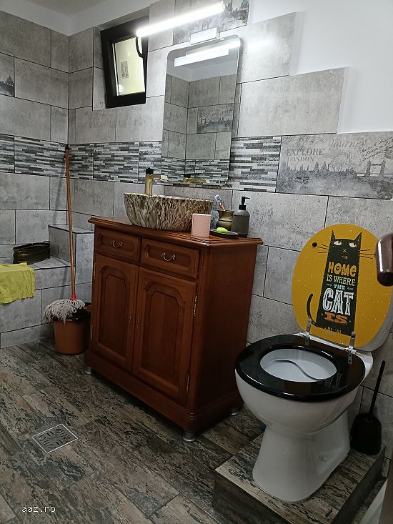 Vindem garsoniera tip casa la curte | Ploiesti  Suprafata 41 + 36 mp 41 mii €  +40730064648