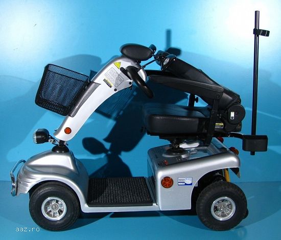 Scuter electric cu 4 roti pentru batrani  Shoprider - 6 km/h