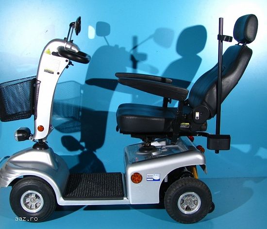 Scuter electric cu 4 roti pentru batrani  Shoprider - 6 km/h