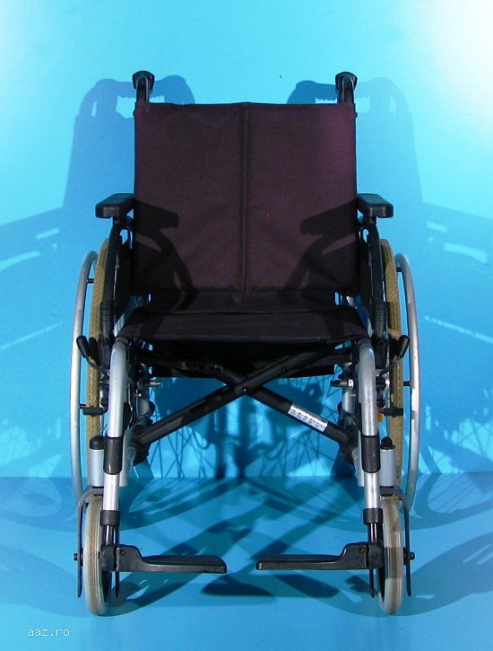 Scaun cu rotile handicap latime sezut 44 cm Breezy