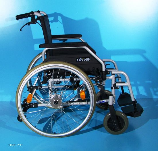 Scaun cu rotile din aluminiu invalizi Drive - latime sezut 49 cm