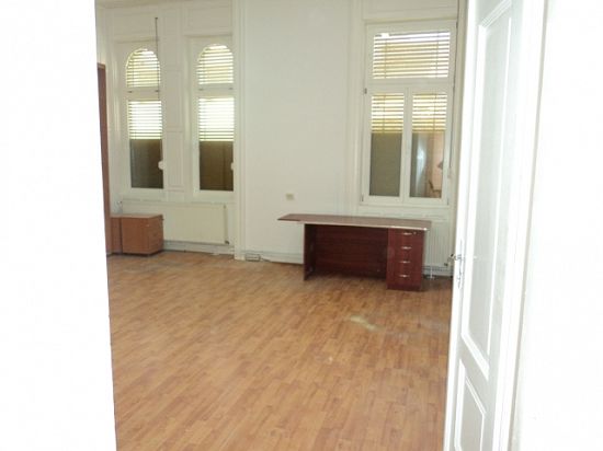 Apartament 5 camere renovat,    181mp,    Timisoara,    Tribunal,    388.000euro
