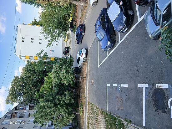 Particular  vând apartament cu trei camere confort doi semidecomandat