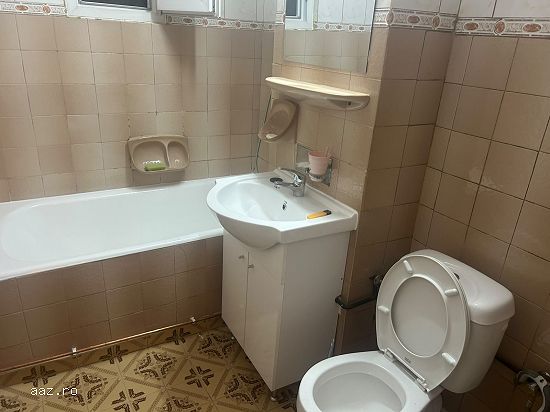 Inchiriez apartament