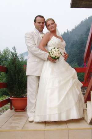 Vand rochie de mireasa ! Pret de criza !!!