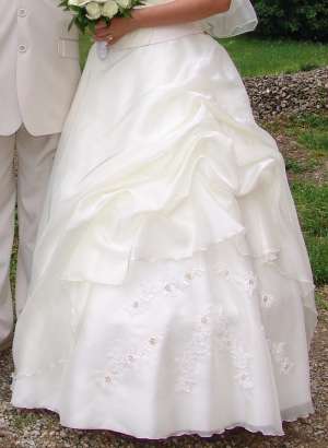 Vand rochie de mireasa ! Pret de criza !!!