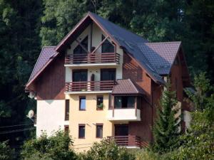 inchiriez apartament Sinaia