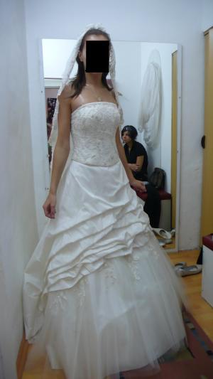 inchiriez rochie de mireasa
