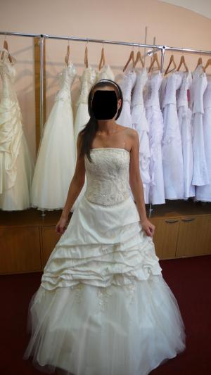 inchiriez rochie de mireasa