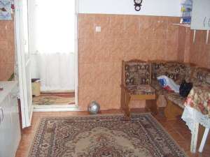 Vand apartament  2 camere decomandate in Navodari