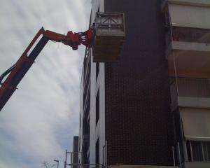 Inchiriez incarcator frontal de tip manitou 1740