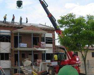 Inchiriez incarcator frontal de tip manitou 1740
