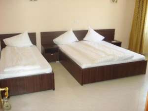 Execut mobilier pentru pensiuni, hoteluri si restaurante din pal