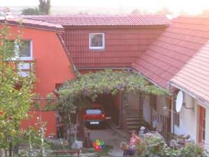 Vand 2 corpuri de casa ideal pentru 2 familii