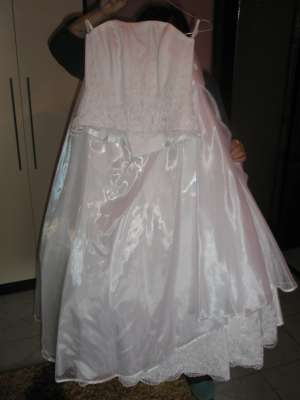 vand rochie mireasa
