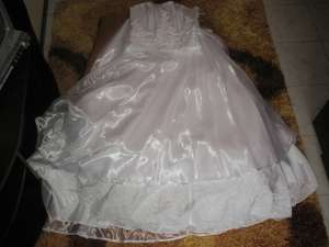 vand rochie mireasa