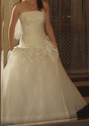vand rochie mireasa