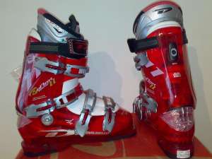 VAND CLAPARI SKI BUTI SNOW SI SKIURI placi NOI SI SH
