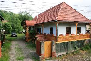 vind ,   inchiriez casa de vacanta PRAID