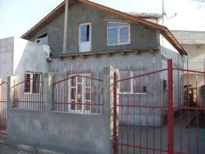 Vand casa cu mansarda in Navodari