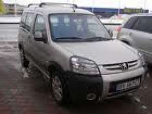 VAND/DEZMEMBREZ-AUTOTURISM PEUGEOT PARTNER- AVARIAT!
