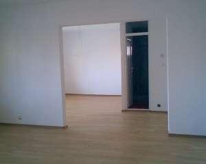 vand apartament posibil spatiu comercial