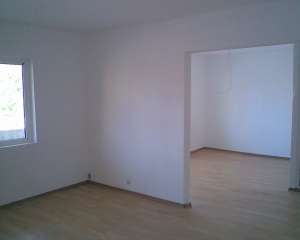 vand apartament posibil spatiu comercial