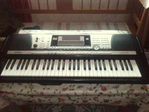 YAMAHA PSR740 PRET NEGOCIABIL!!!!!