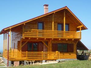 CABANE DIN LEMN(doar 80 eu/mp)