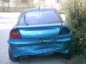 vand masina opel tigra usor avariata