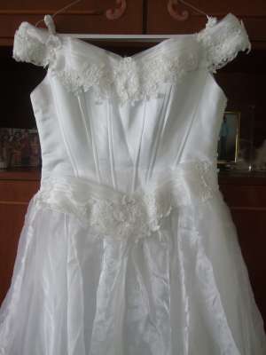 vand rochie mireasa