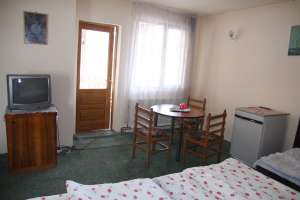 Inchiriez camere Pensiune