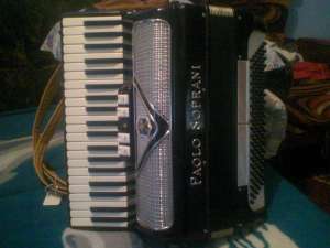 acordeon paolo soprani 5registri 120 basi 2 registri basi