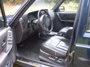 vand jeep cherokee an 2000