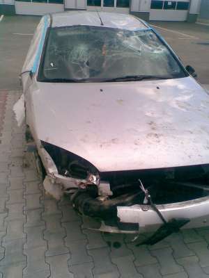 vind ford mondeo avariat sau piese shimb