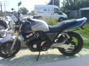 motocicleta Honda CB 400