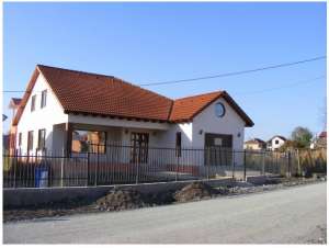 vand casa in valu lui traian (pret de criza)