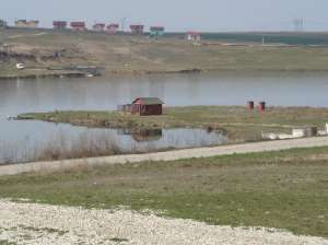 vand 589mp cu 6000euro aproape de lac Darvari