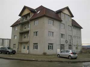 vand imobil 1000 m2